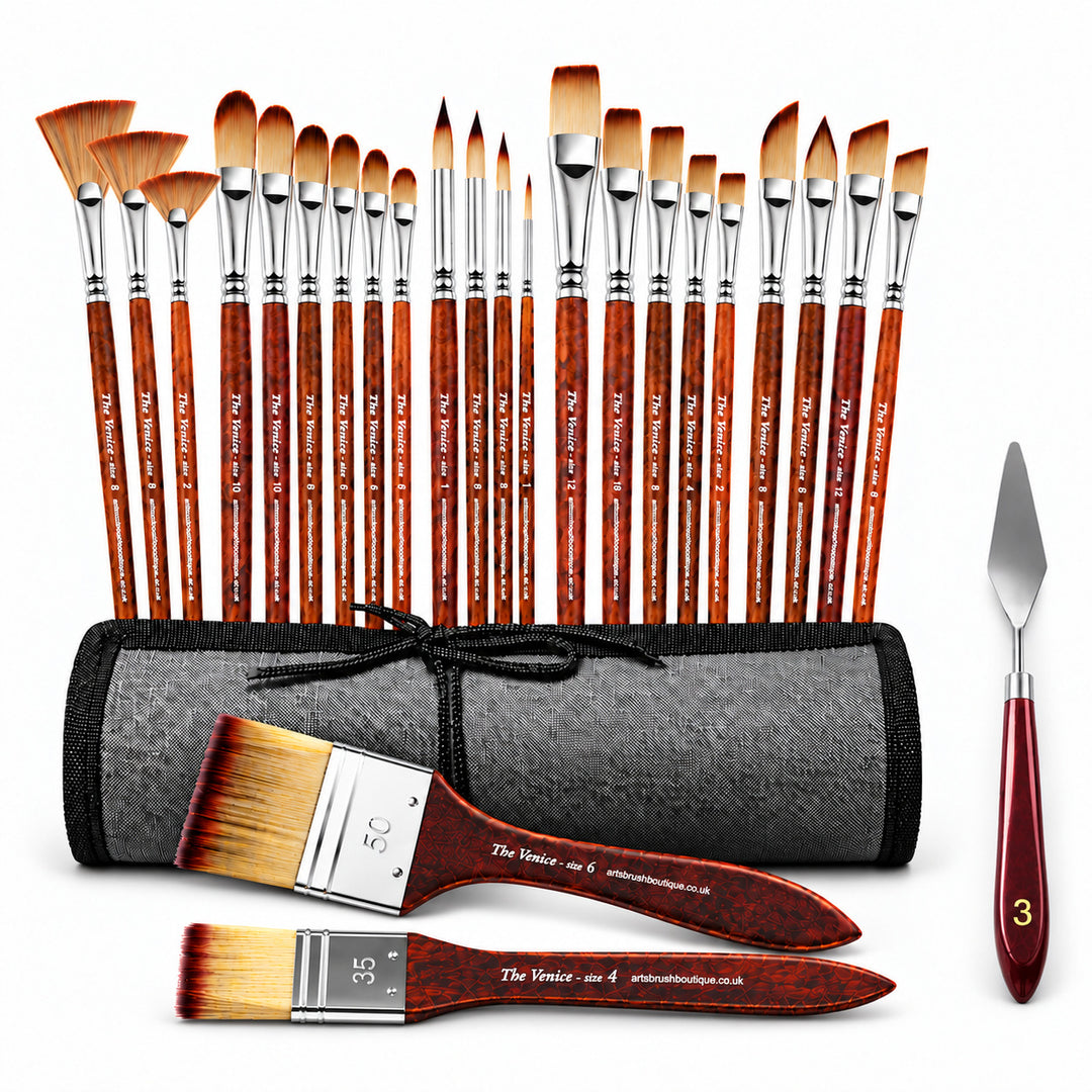 The Venice 25-piece artist brush set on white: 24 brushes, a palette knife and the grey canvas case
