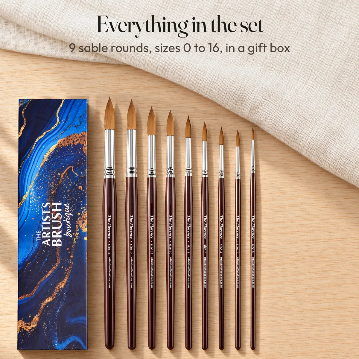 Everything in the set: 9 sable rounds, sizes 0 to 16, in a gift box.