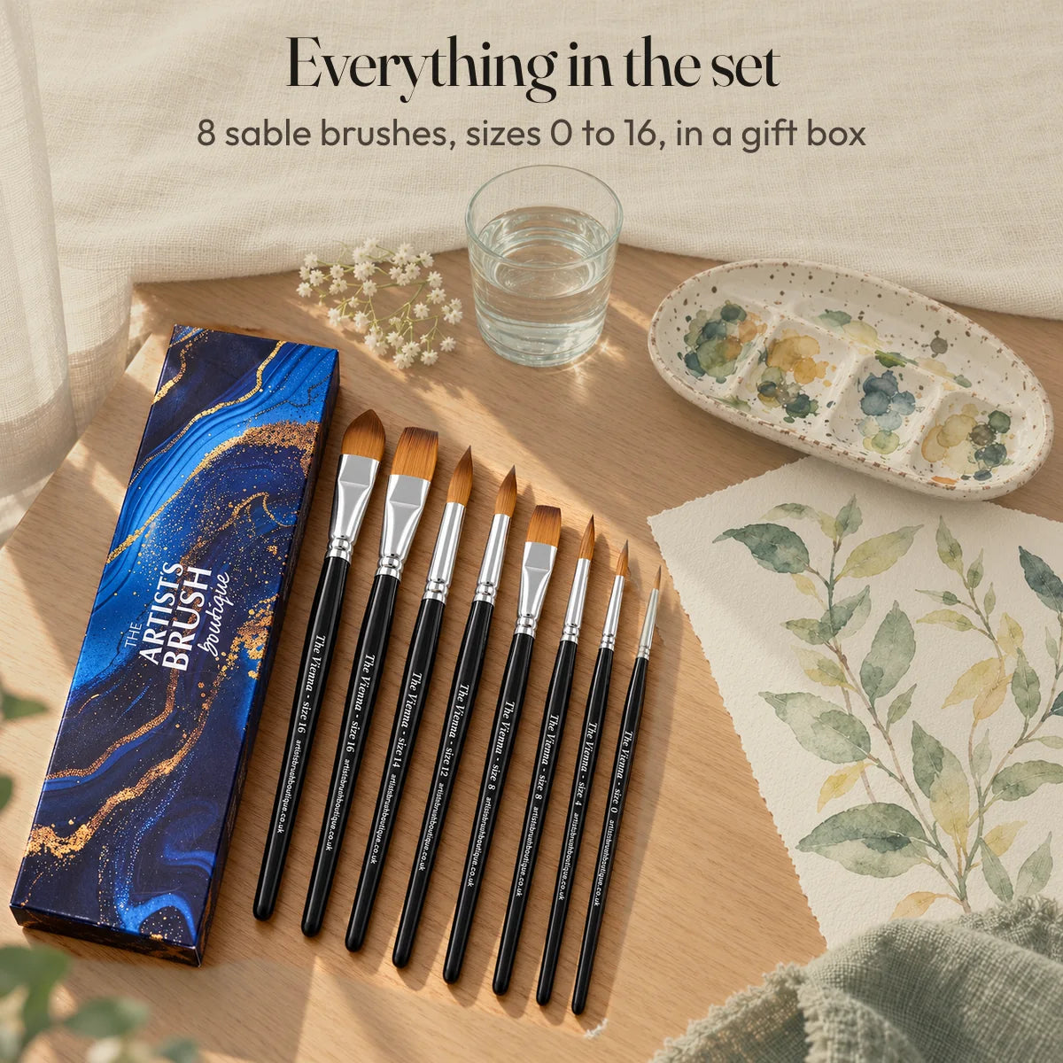 Everything in the set: 8 sable brushes, sizes 0 to 16, in a gift box.